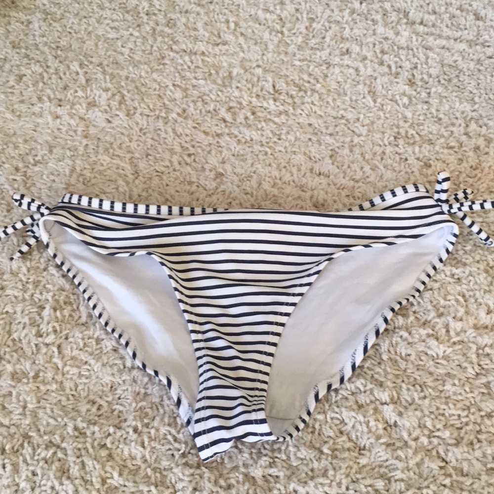 Swimsuit bottoms